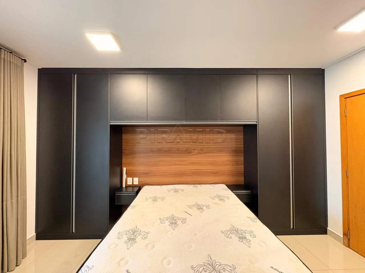 Alugar Apartamento / Padr&atilde;o em Ribeir&atilde;o Preto R$ 4.100,00 - Foto 4