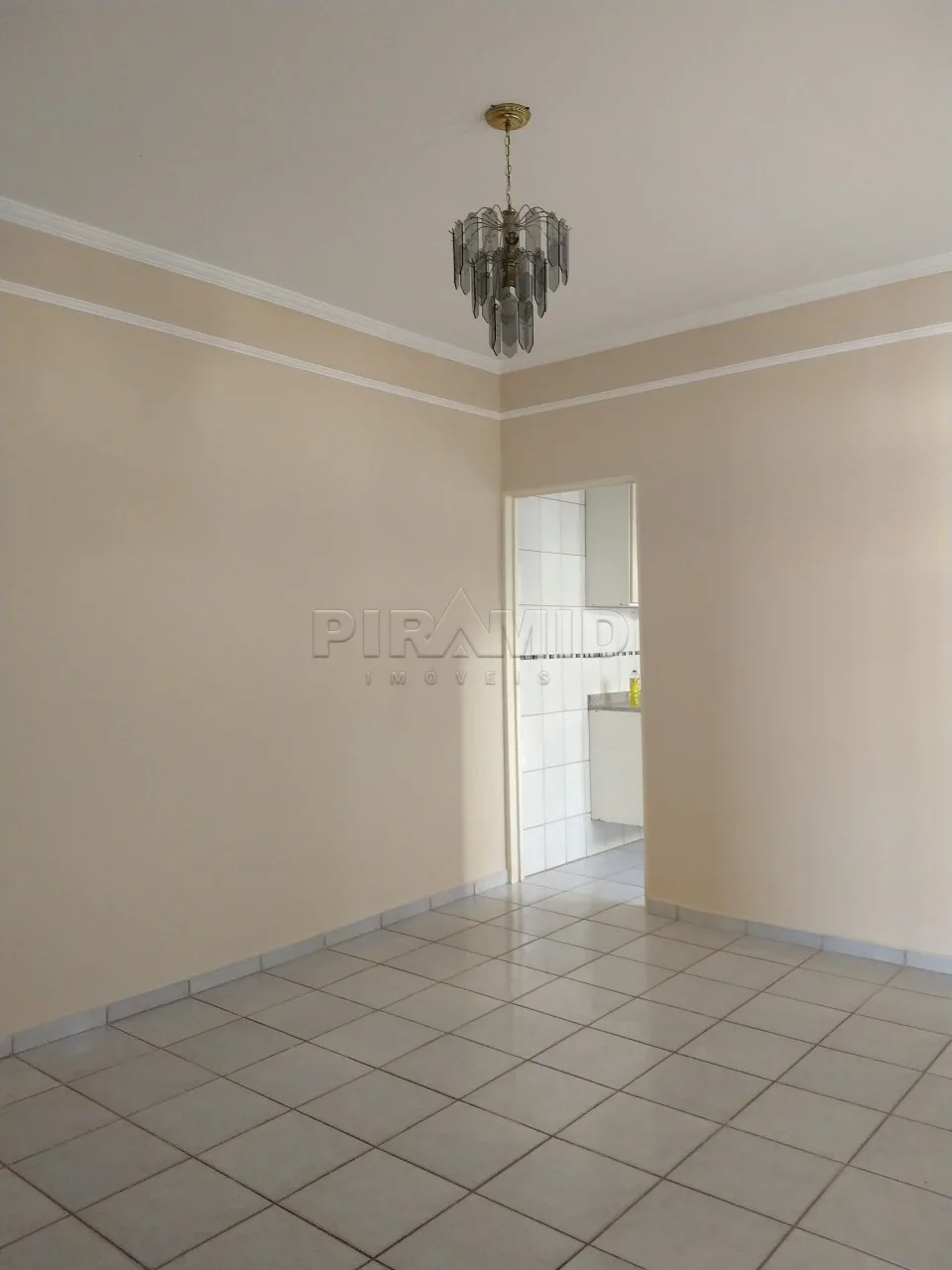 Alugar Casa / Padr&atilde;o em Ribeir&atilde;o Preto R$ 1.400,00 - Foto 4