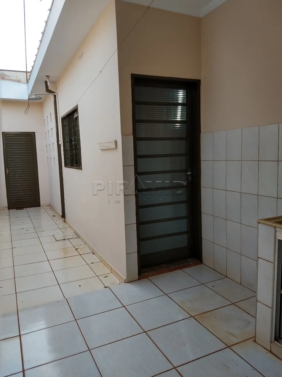 Alugar Casa / Padr&atilde;o em Ribeir&atilde;o Preto R$ 1.400,00 - Foto 15