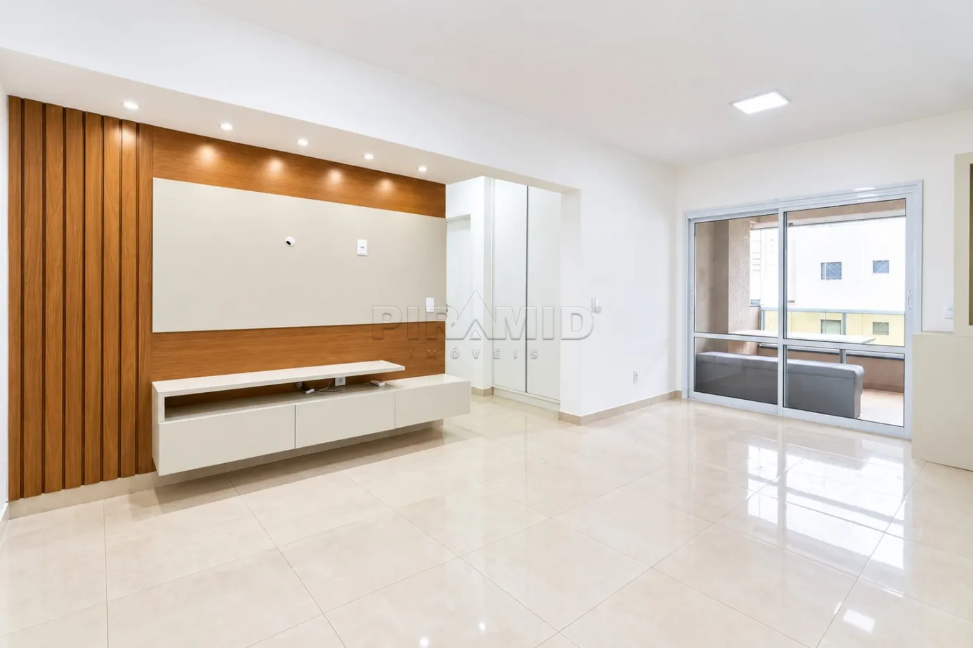 Alugar Apartamento / Padr&atilde;o em Ribeir&atilde;o Preto R$ 3.500,00 - Foto 1