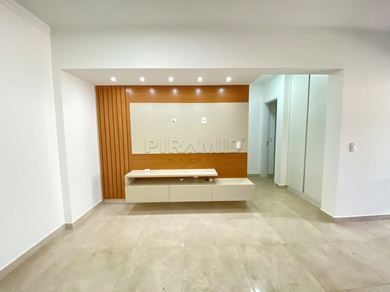 Alugar Apartamento / Padr&atilde;o em Ribeir&atilde;o Preto R$ 3.500,00 - Foto 4