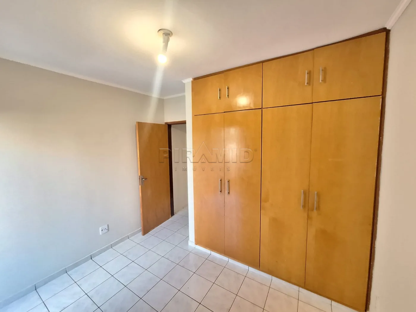 Alugar Apartamento / Padr&atilde;o em Ribeir&atilde;o Preto R$ 1.300,00 - Foto 6
