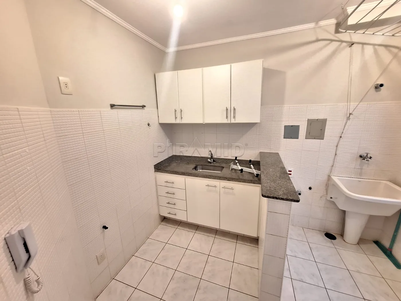 Alugar Apartamento / Padr&atilde;o em Ribeir&atilde;o Preto R$ 1.300,00 - Foto 9