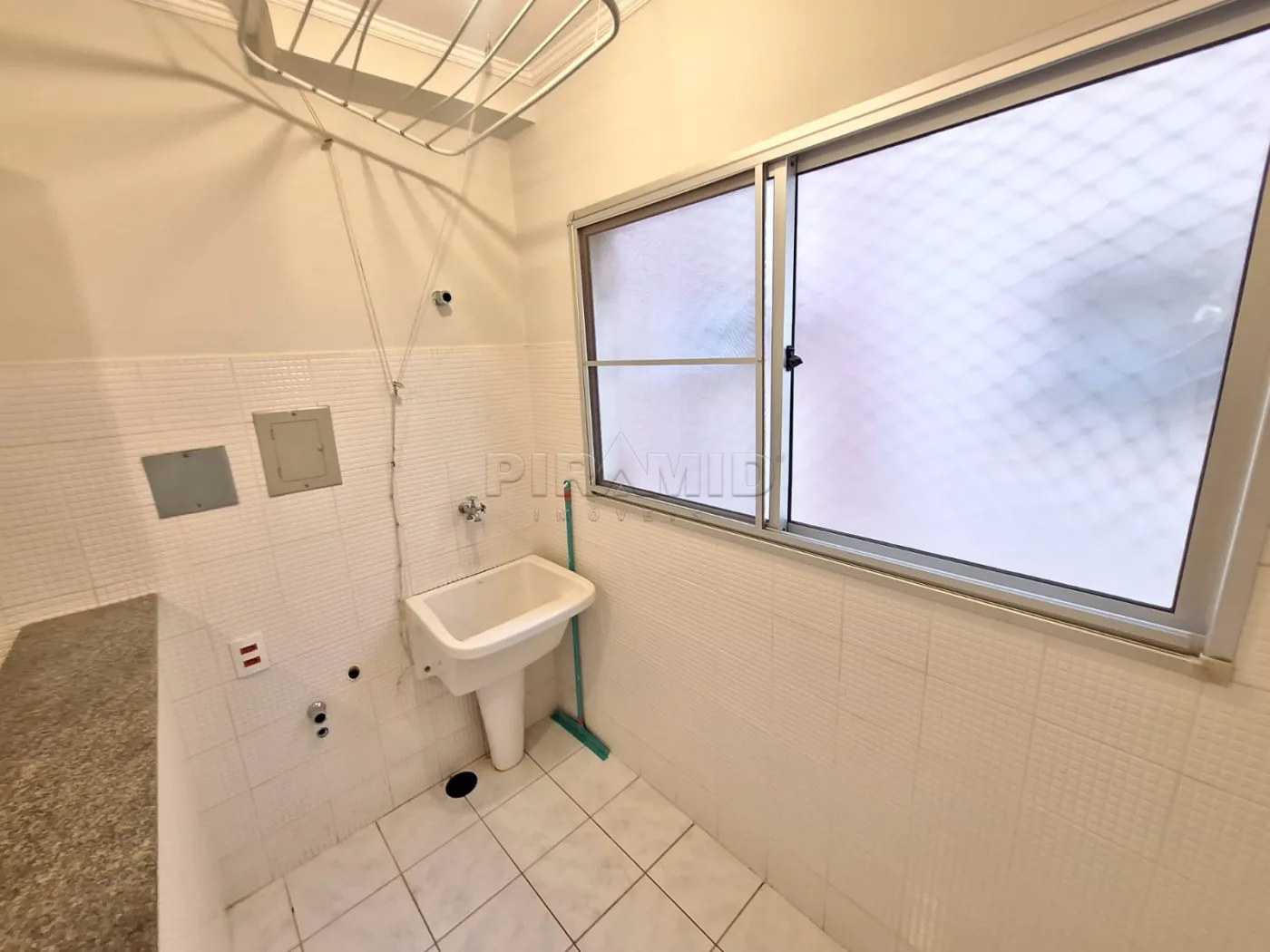 Alugar Apartamento / Padr&atilde;o em Ribeir&atilde;o Preto R$ 1.300,00 - Foto 11