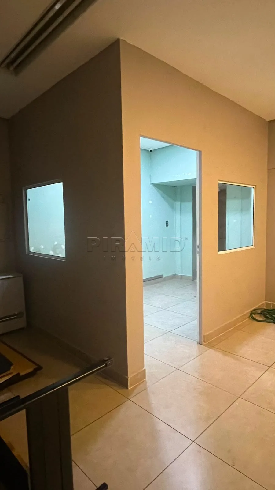 Alugar Comercial / Sal&atilde;o em Ribeir&atilde;o Preto R$ 3.800,00 - Foto 7