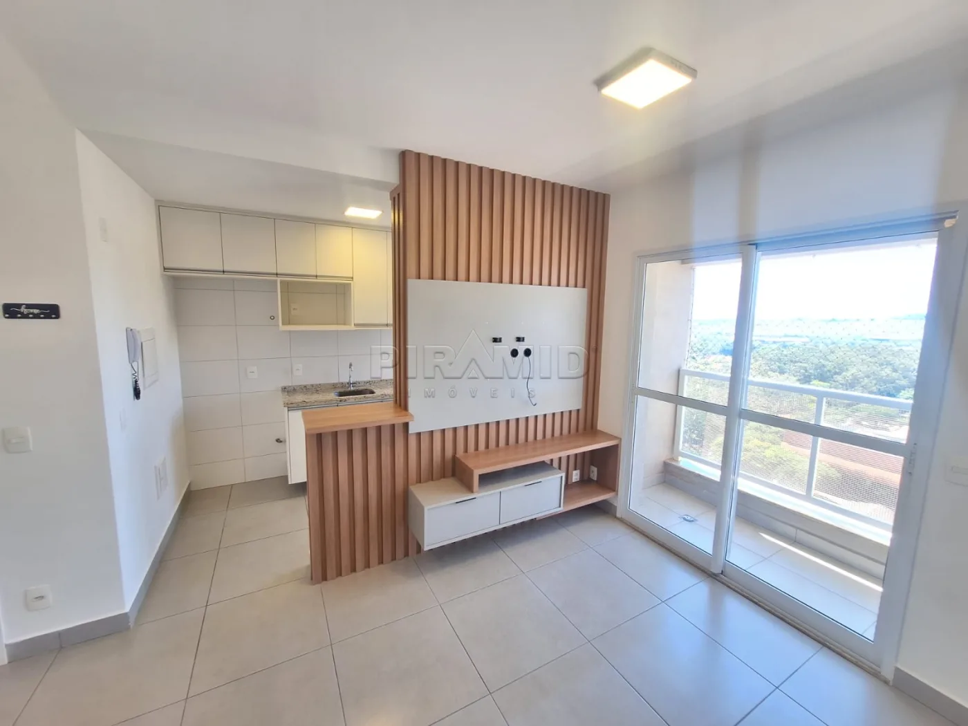 Alugar Apartamento / Padr&atilde;o em Ribeir&atilde;o Preto R$ 1.960,00 - Foto 2