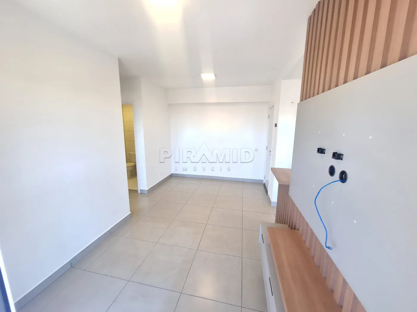 Alugar Apartamento / Padr&atilde;o em Ribeir&atilde;o Preto R$ 1.960,00 - Foto 3