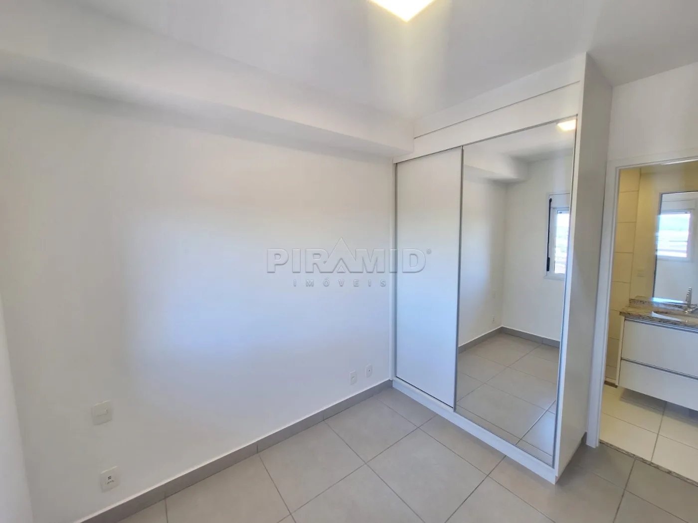 Alugar Apartamento / Padr&atilde;o em Ribeir&atilde;o Preto R$ 1.960,00 - Foto 10