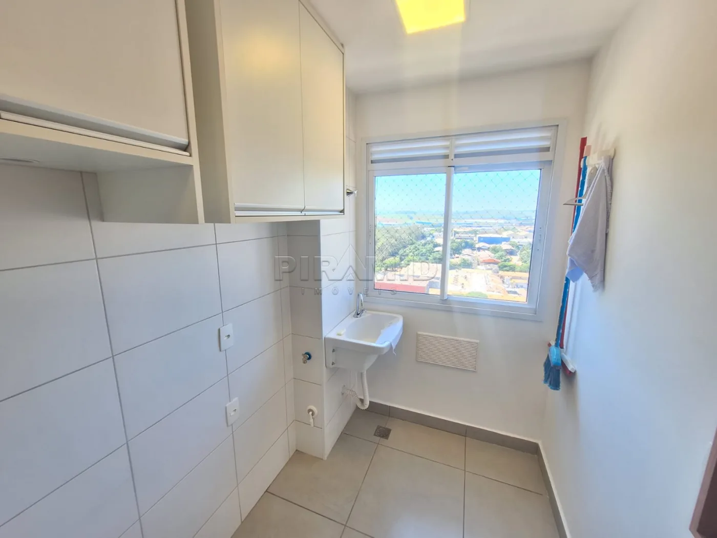 Alugar Apartamento / Padr&atilde;o em Ribeir&atilde;o Preto R$ 1.960,00 - Foto 16