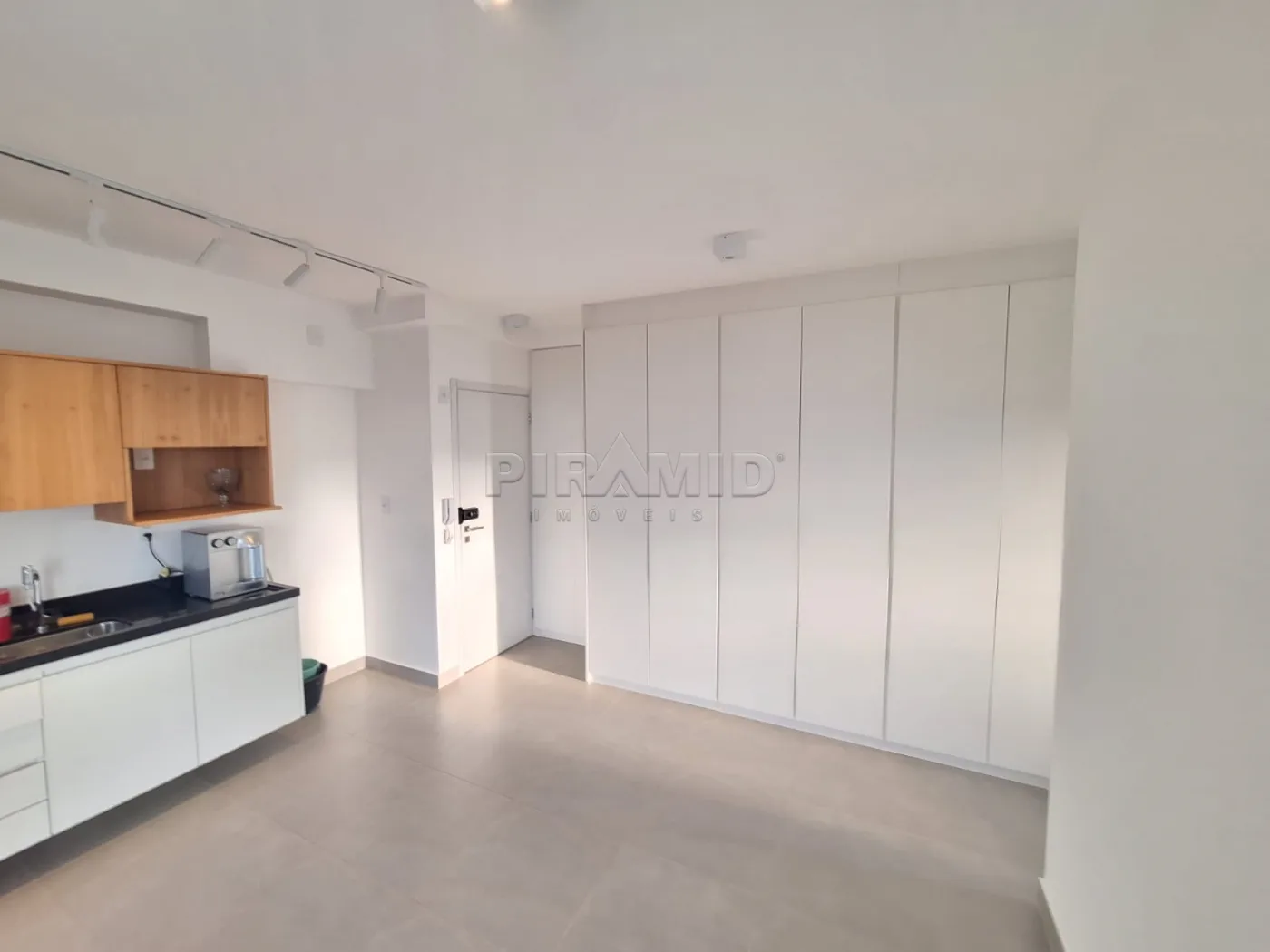 Alugar Apartamento / Padr&atilde;o em Ribeir&atilde;o Preto R$ 2.500,00 - Foto 3