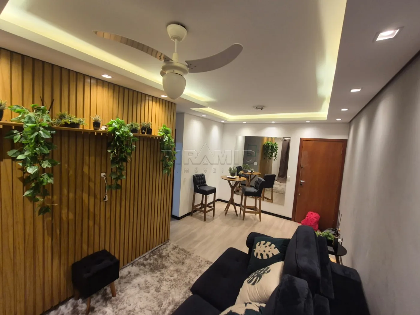 Alugar Apartamento / Padr&atilde;o em Ribeir&atilde;o Preto R$ 2.000,00 - Foto 2