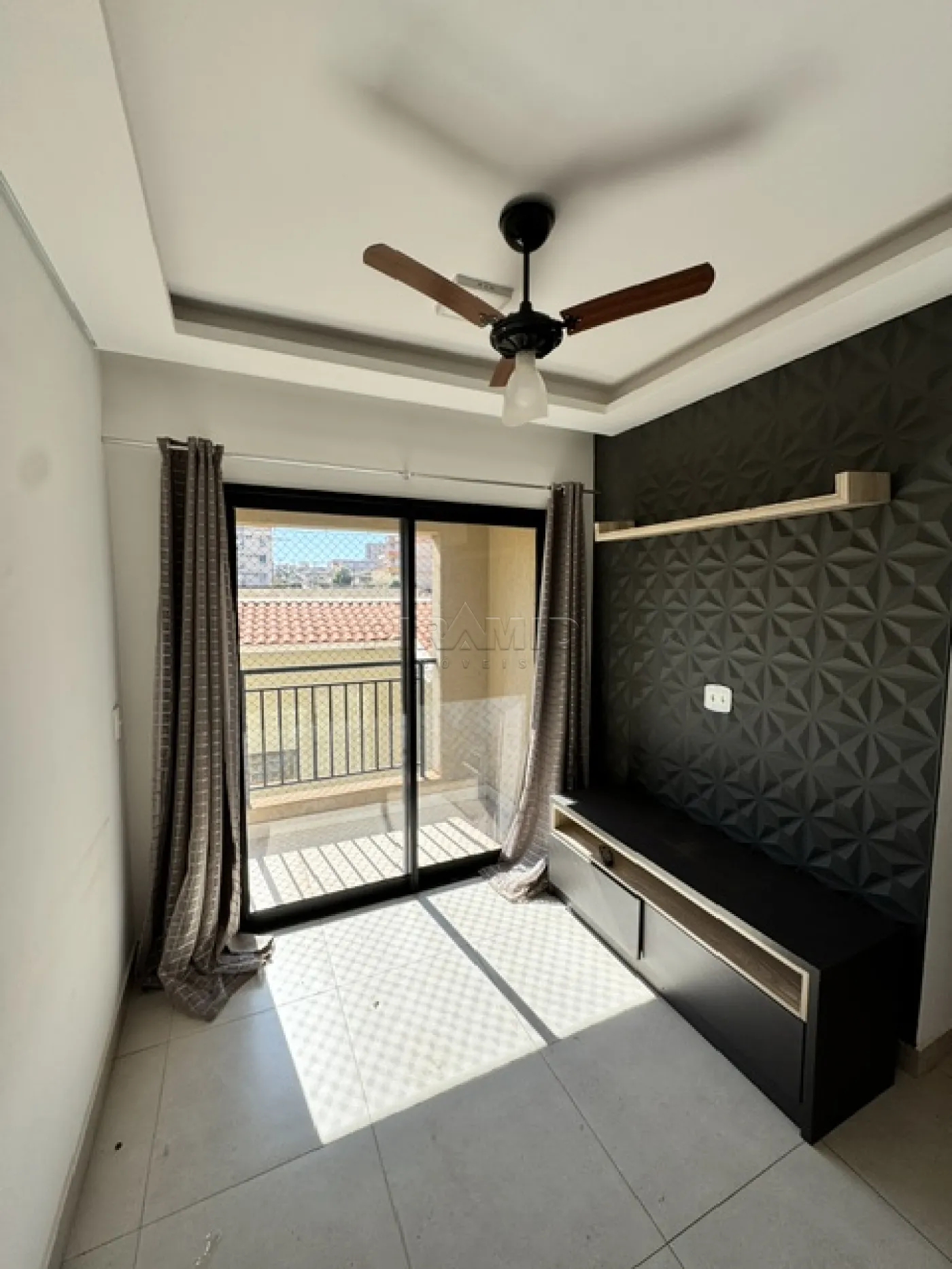 Alugar Apartamento / Padr&atilde;o em Ribeir&atilde;o Preto R$ 1.900,00 - Foto 2