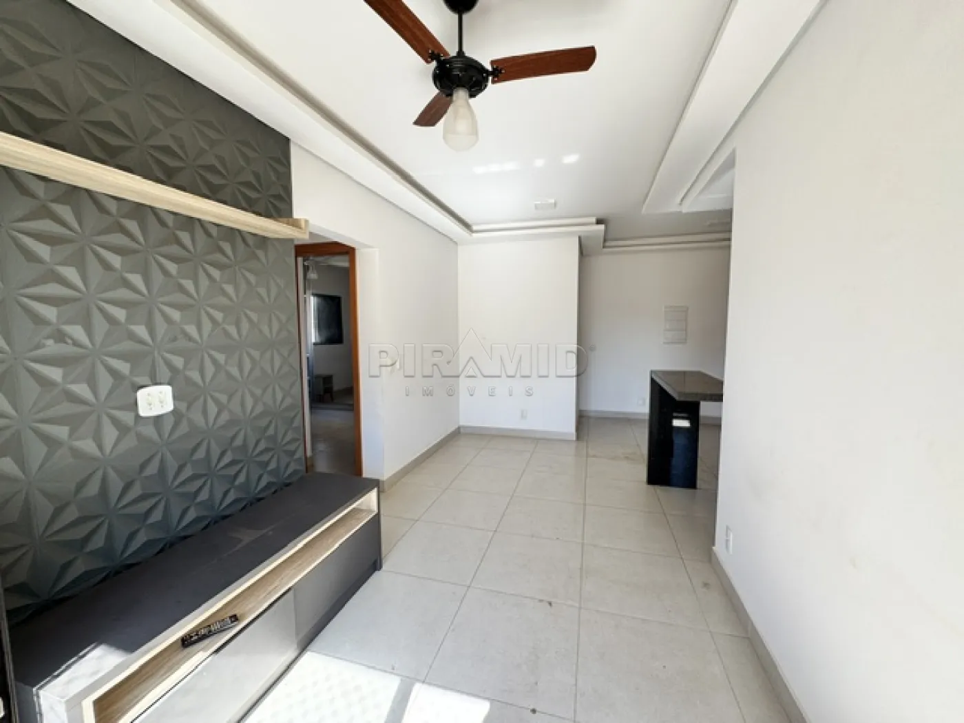 Alugar Apartamento / Padr&atilde;o em Ribeir&atilde;o Preto R$ 1.900,00 - Foto 5