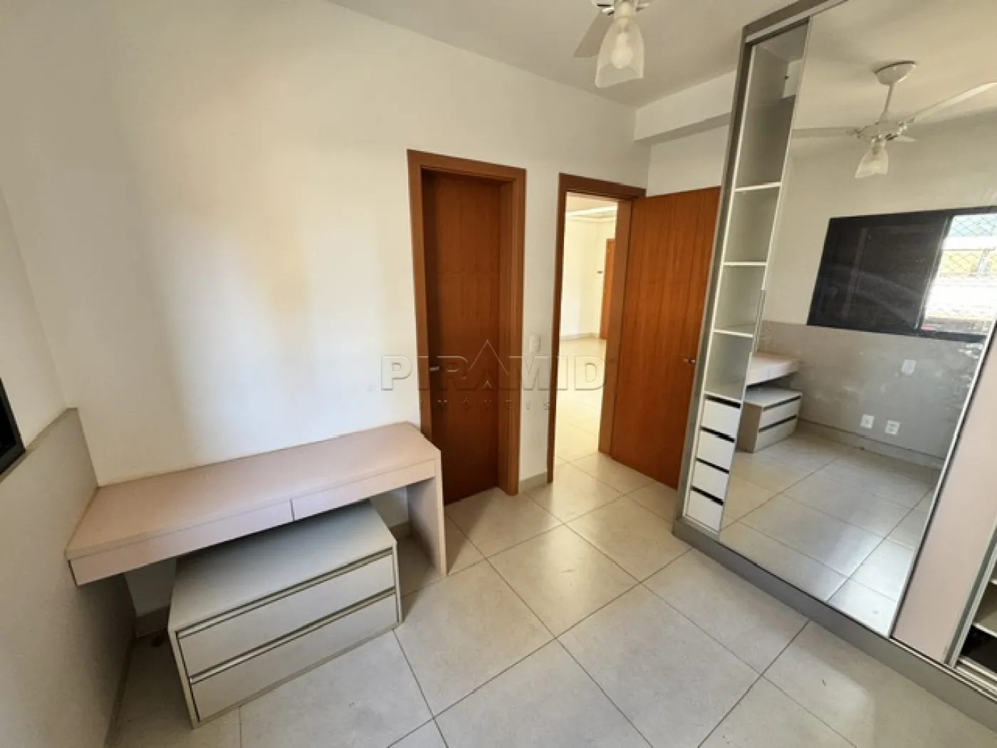 Alugar Apartamento / Padr&atilde;o em Ribeir&atilde;o Preto R$ 1.900,00 - Foto 13