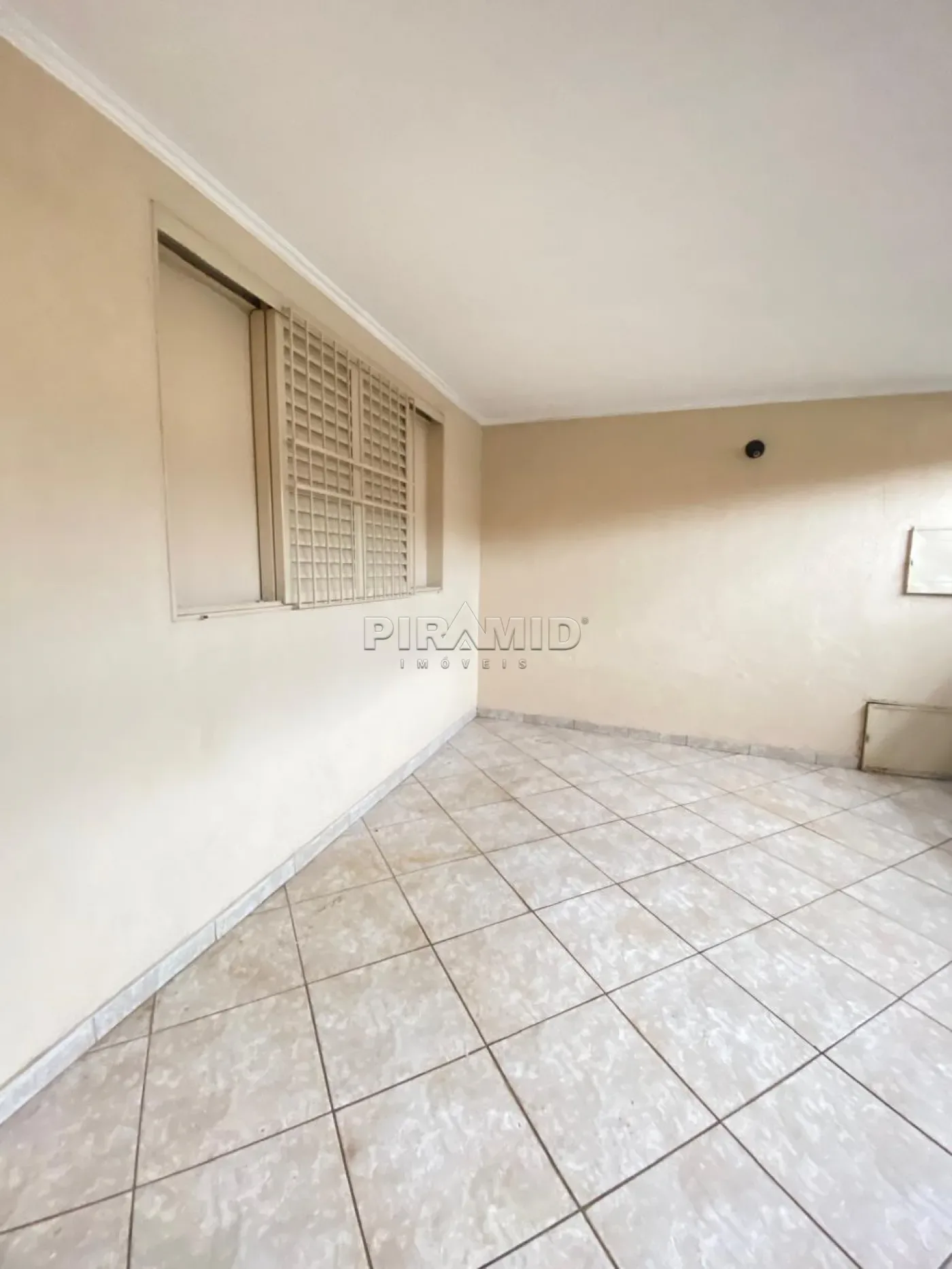 Alugar Casa / Padr&atilde;o em Ribeir&atilde;o Preto R$ 1.500,00 - Foto 2