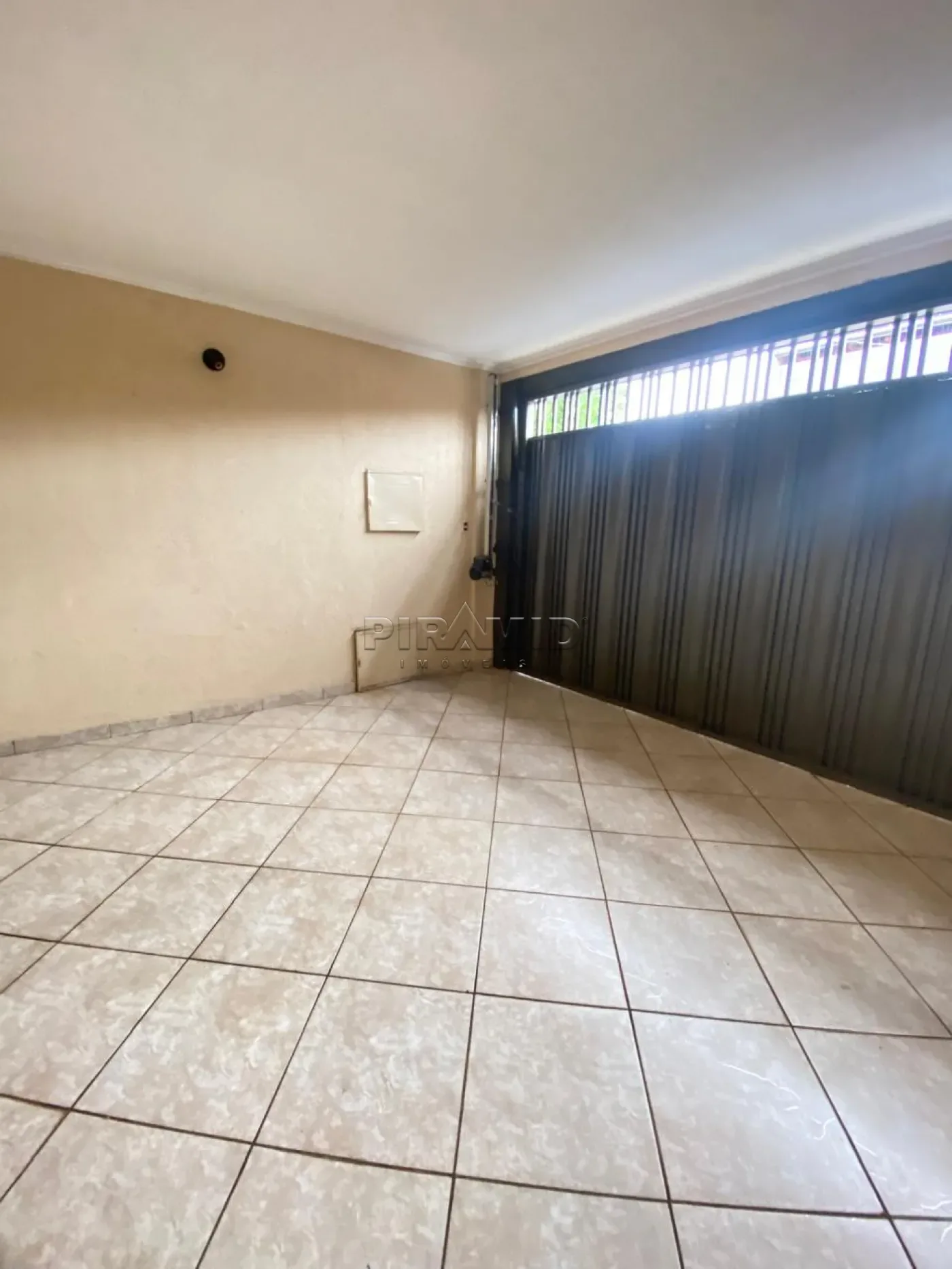 Alugar Casa / Padr&atilde;o em Ribeir&atilde;o Preto R$ 1.500,00 - Foto 4