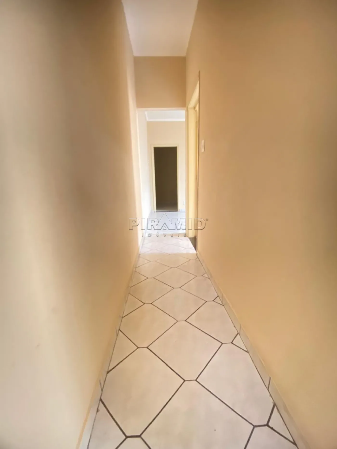 Alugar Casa / Padr&atilde;o em Ribeir&atilde;o Preto R$ 1.500,00 - Foto 7