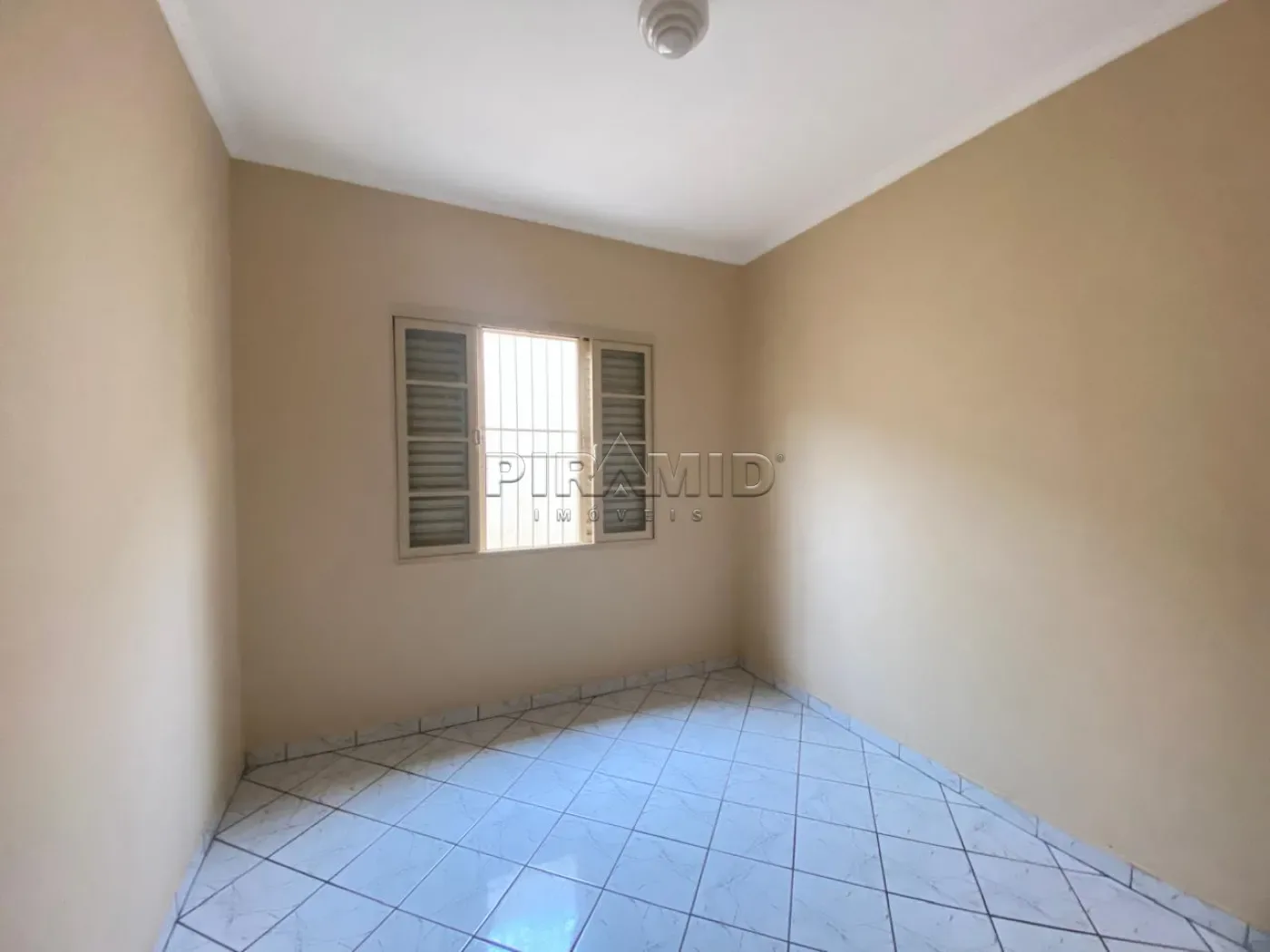 Alugar Casa / Padr&atilde;o em Ribeir&atilde;o Preto R$ 1.500,00 - Foto 9
