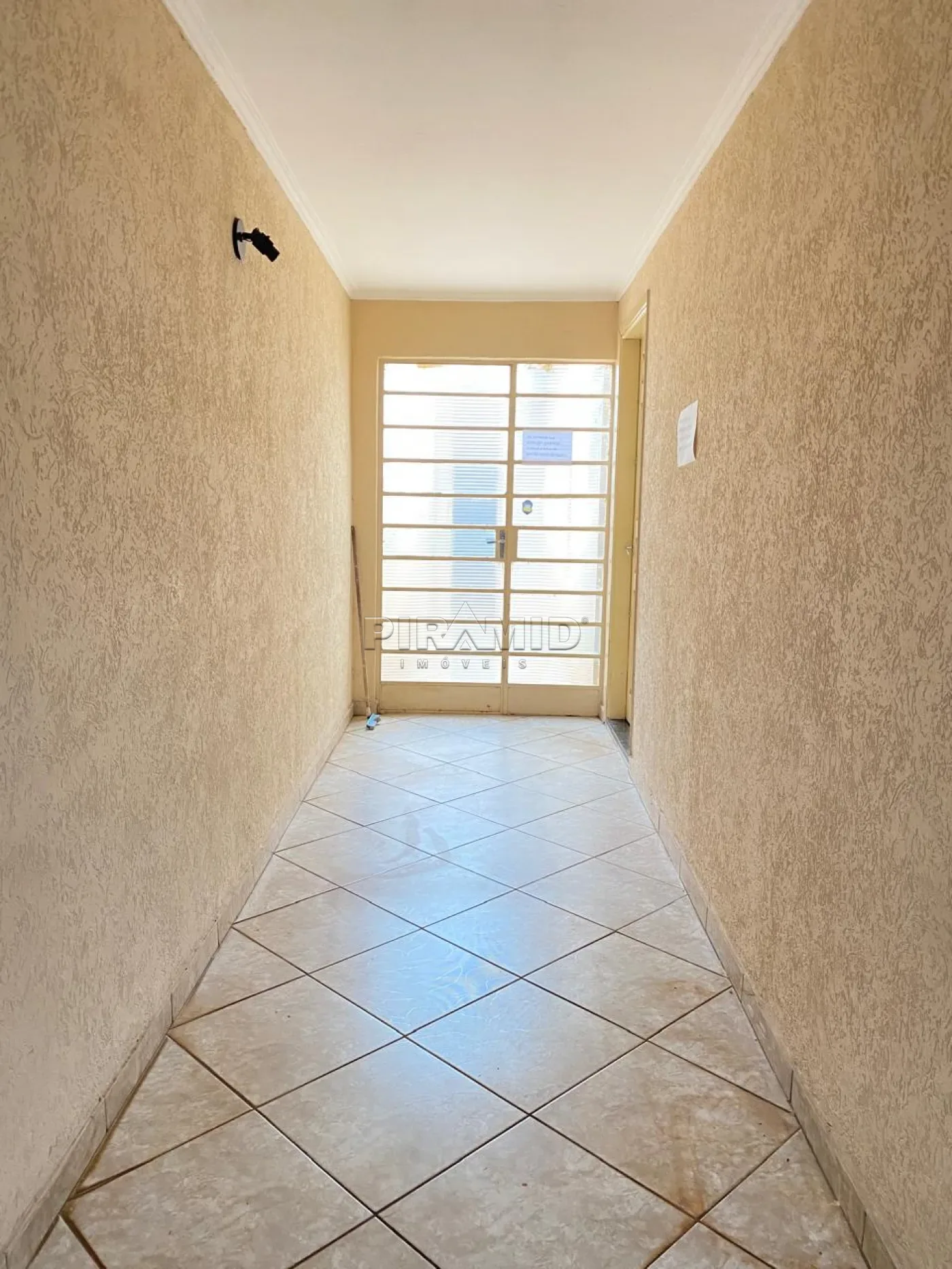 Alugar Casa / Padr&atilde;o em Ribeir&atilde;o Preto R$ 1.500,00 - Foto 16