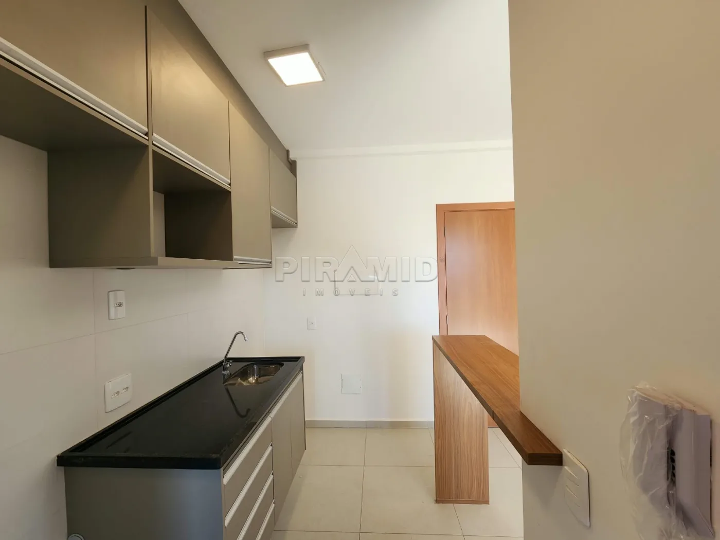 Alugar Apartamento / Padr&atilde;o em Ribeir&atilde;o Preto R$ 3.800,00 - Foto 11