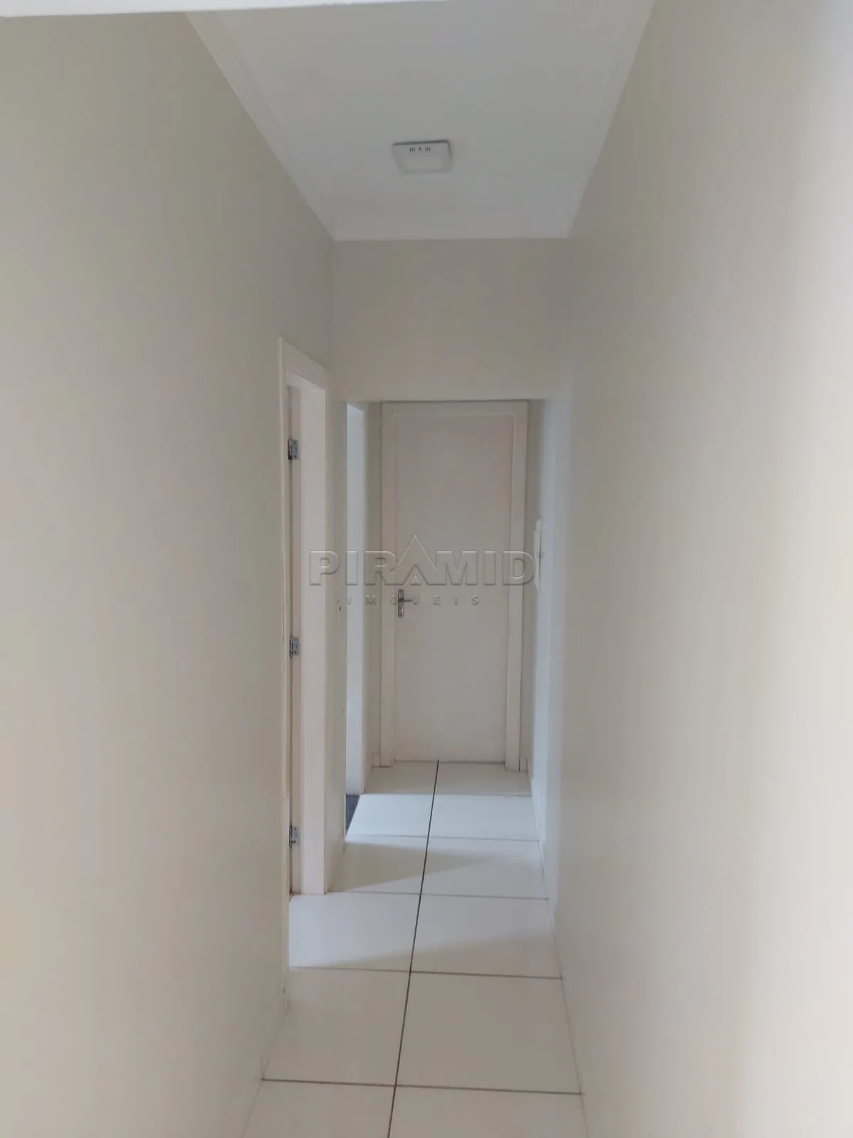 Alugar Apartamento / Padr&atilde;o em Ribeir&atilde;o Preto R$ 1.200,00 - Foto 4