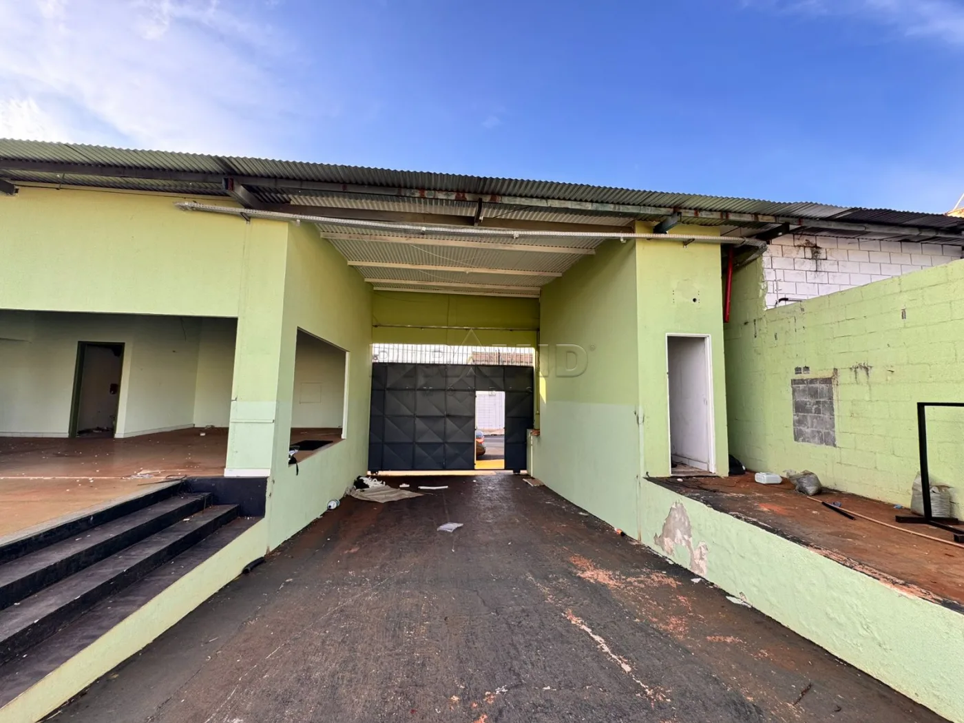 Alugar Comercial / Galp&atilde;o  Barrac&atilde;o em Ribeir&atilde;o Preto R$ 15.000,00 - Foto 3