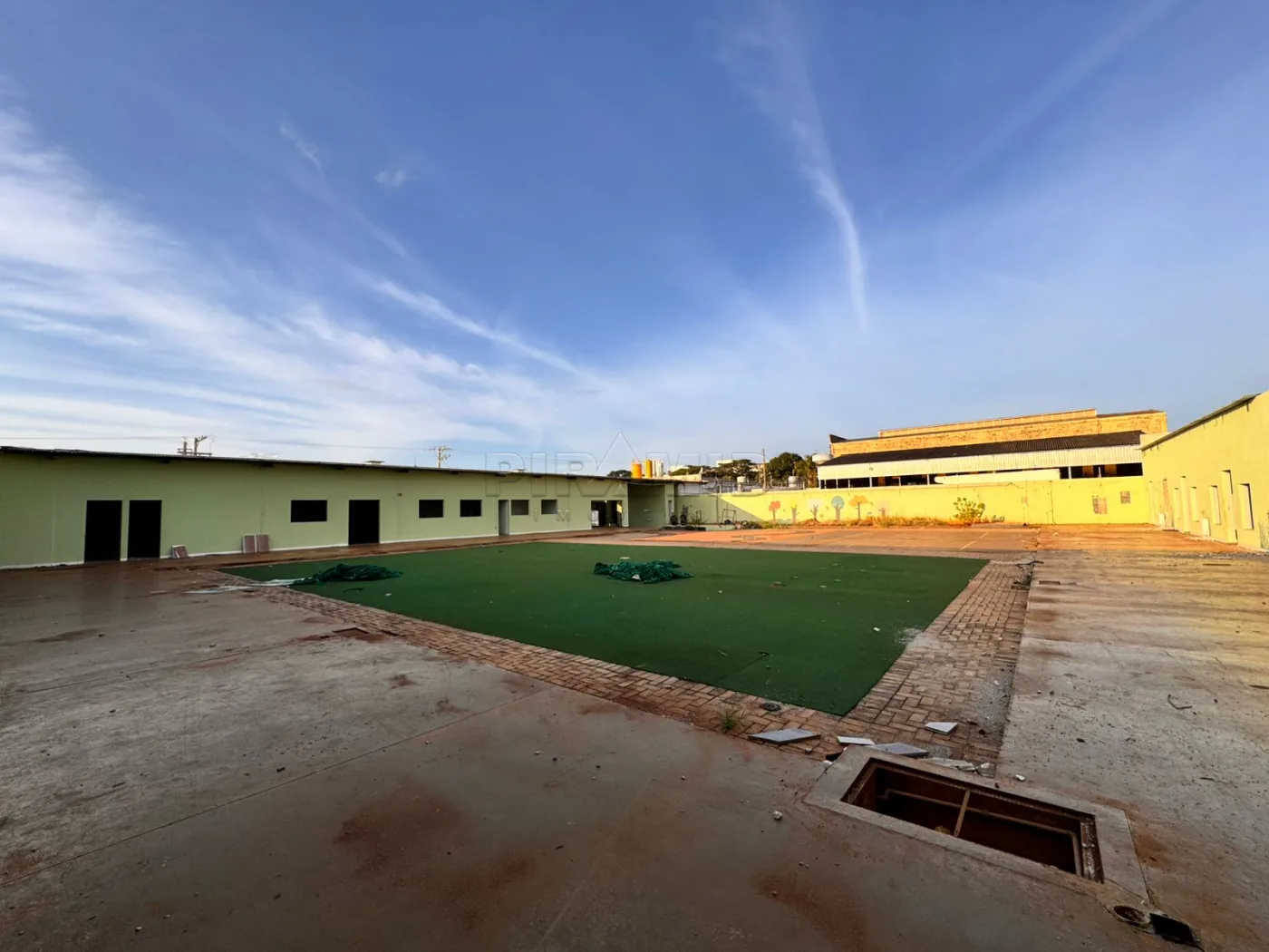 Alugar Comercial / Galp&atilde;o  Barrac&atilde;o em Ribeir&atilde;o Preto R$ 15.000,00 - Foto 4