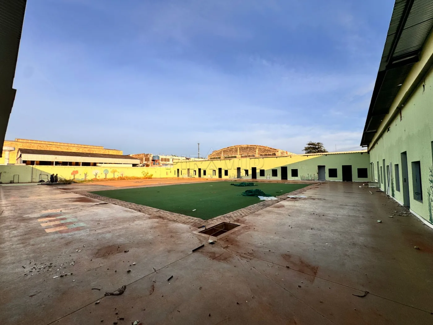Alugar Comercial / Galp&atilde;o  Barrac&atilde;o em Ribeir&atilde;o Preto R$ 15.000,00 - Foto 5