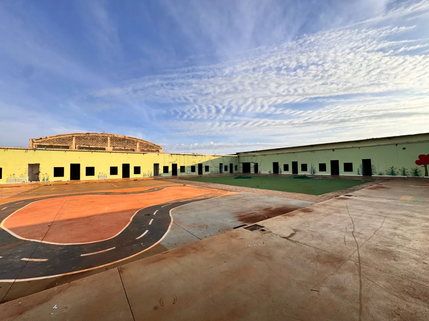 Alugar Comercial / Galp&atilde;o  Barrac&atilde;o em Ribeir&atilde;o Preto R$ 15.000,00 - Foto 8