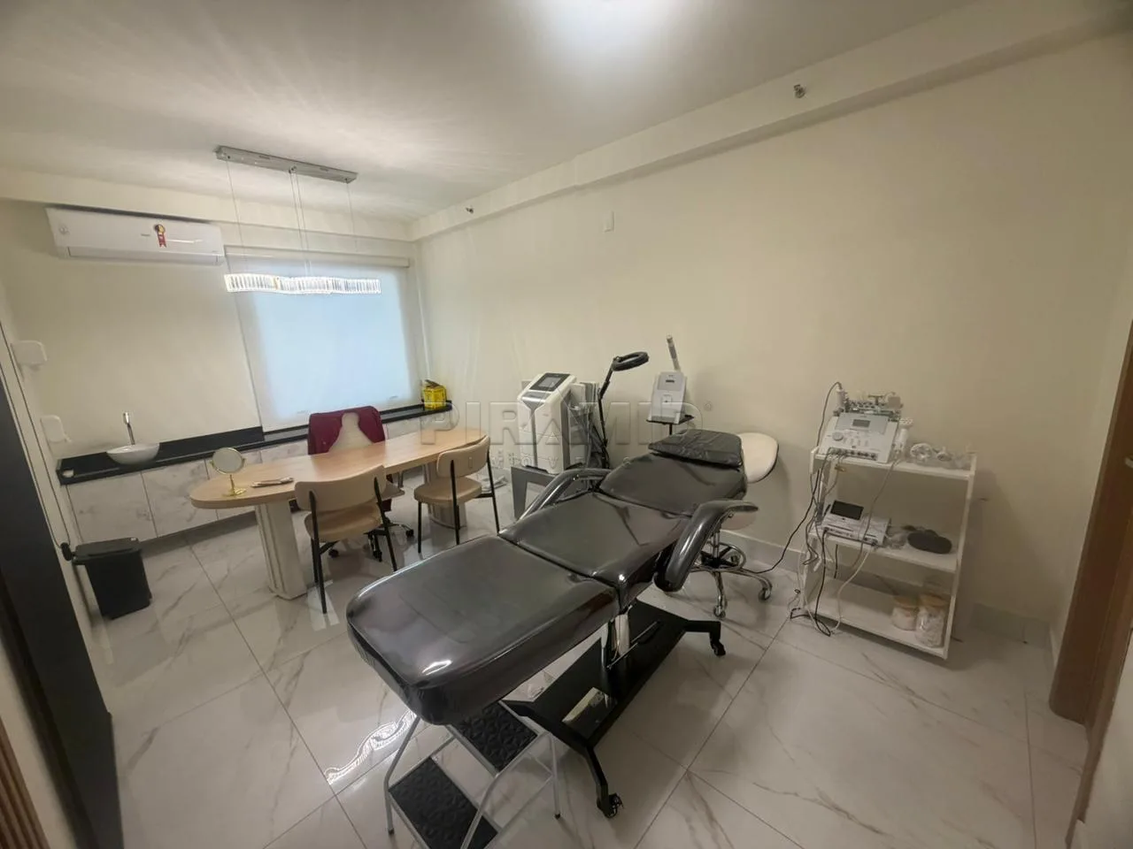 Alugar Comercial / Sala em Ribeir&atilde;o Preto R$ 4.000,00 - Foto 8