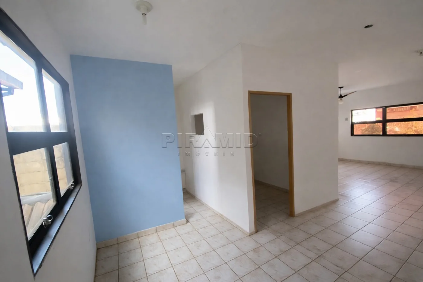 Alugar Comercial / Sala em Ribeir&atilde;o Preto R$ 800,00 - Foto 2