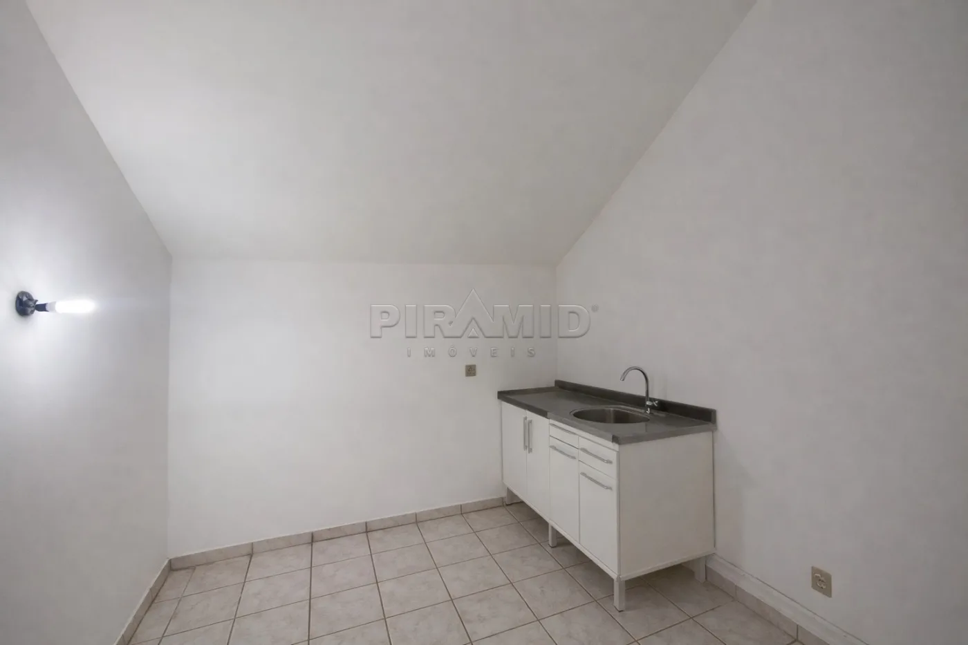 Alugar Comercial / Sala em Ribeir&atilde;o Preto R$ 800,00 - Foto 4