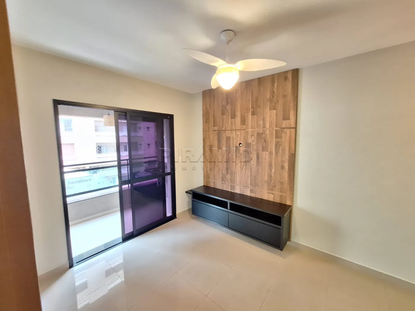 Alugar Apartamento / Padr&atilde;o em Ribeir&atilde;o Preto R$ 1.800,00 - Foto 2