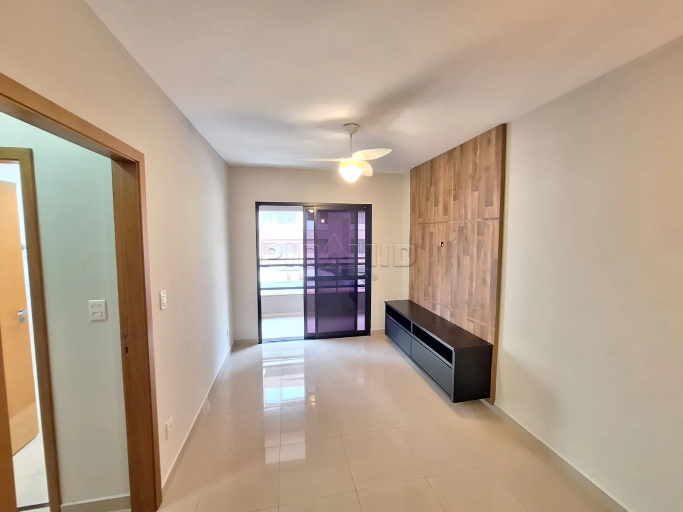 Alugar Apartamento / Padr&atilde;o em Ribeir&atilde;o Preto R$ 1.800,00 - Foto 3