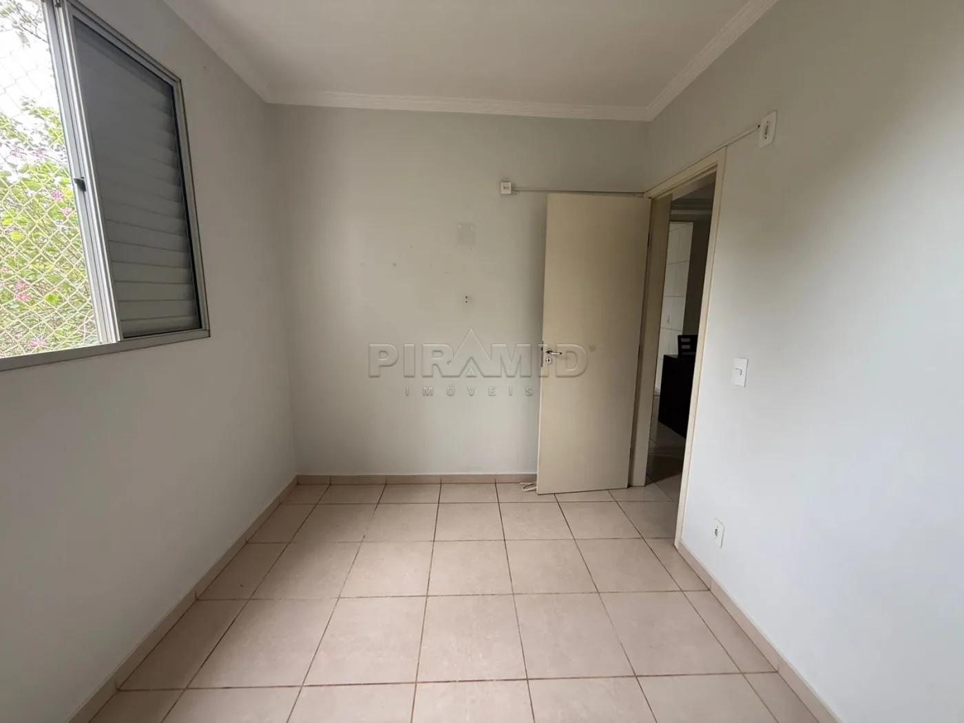 Alugar Apartamento / Padr&atilde;o em Ribeir&atilde;o Preto R$ 1.100,00 - Foto 3