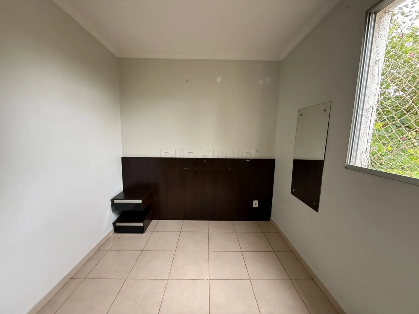 Alugar Apartamento / Padr&atilde;o em Ribeir&atilde;o Preto R$ 1.100,00 - Foto 4