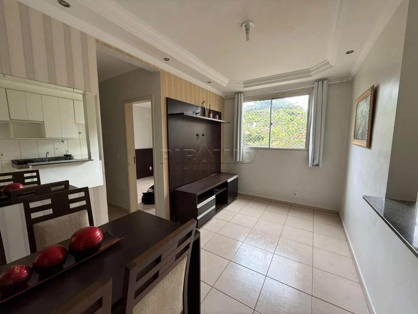 Alugar Apartamento / Padr&atilde;o em Ribeir&atilde;o Preto R$ 1.100,00 - Foto 1