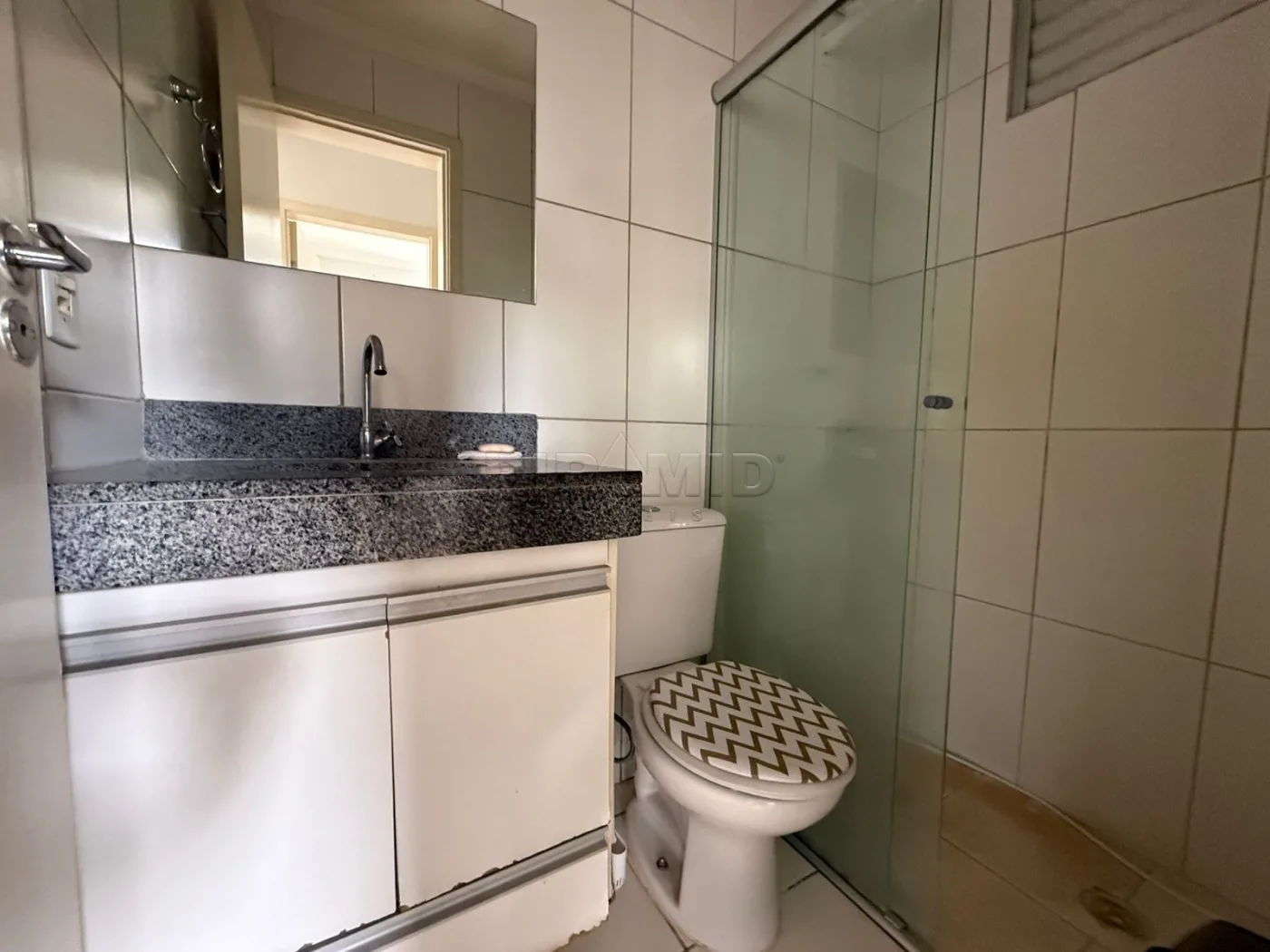 Alugar Apartamento / Padr&atilde;o em Ribeir&atilde;o Preto R$ 1.100,00 - Foto 5