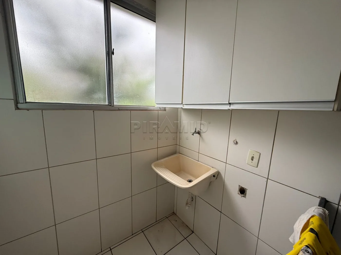 Alugar Apartamento / Padr&atilde;o em Ribeir&atilde;o Preto R$ 1.100,00 - Foto 11