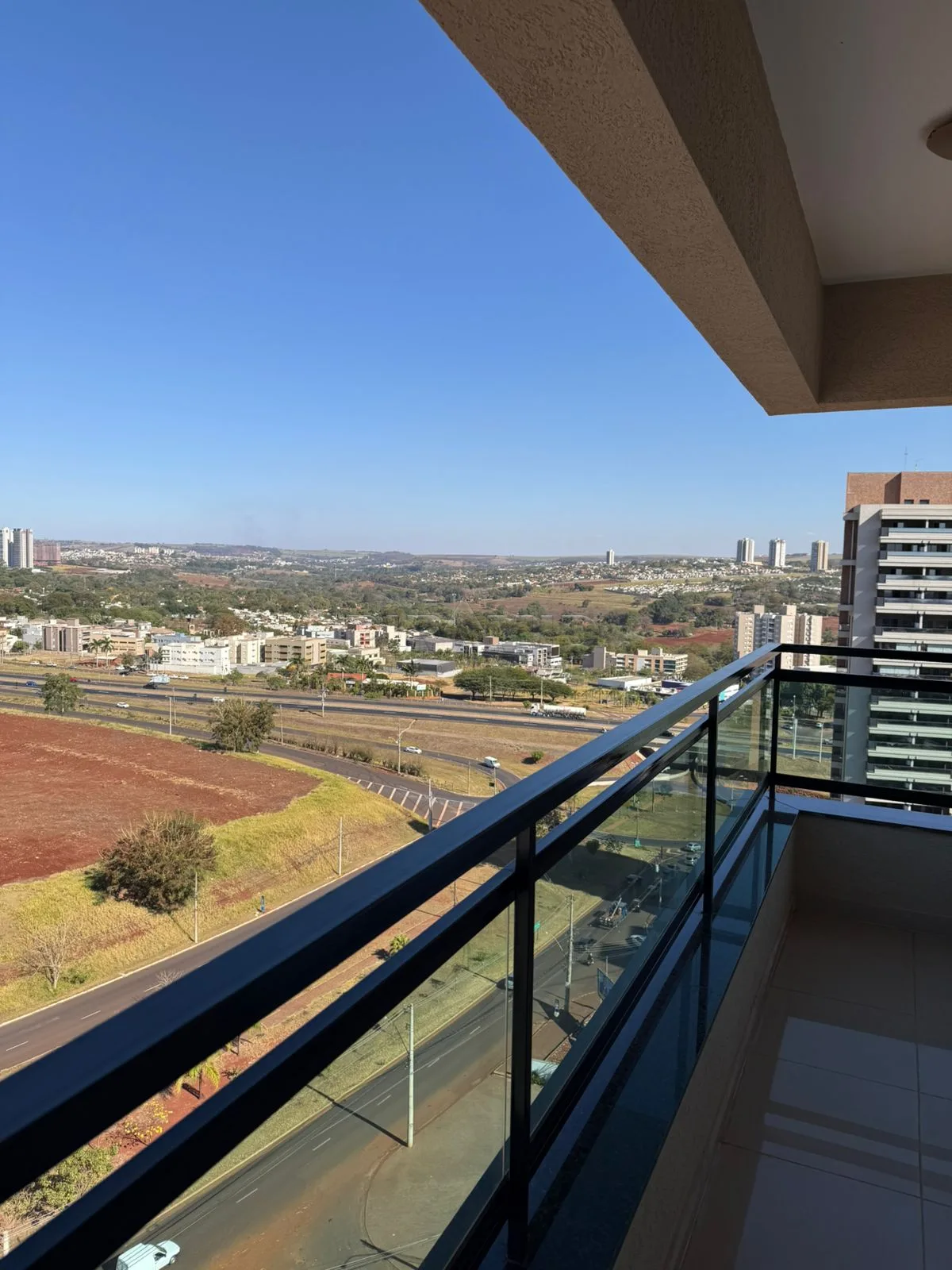 Alugar Apartamento / Padr&atilde;o em Ribeir&atilde;o Preto R$ 2.650,00 - Foto 3