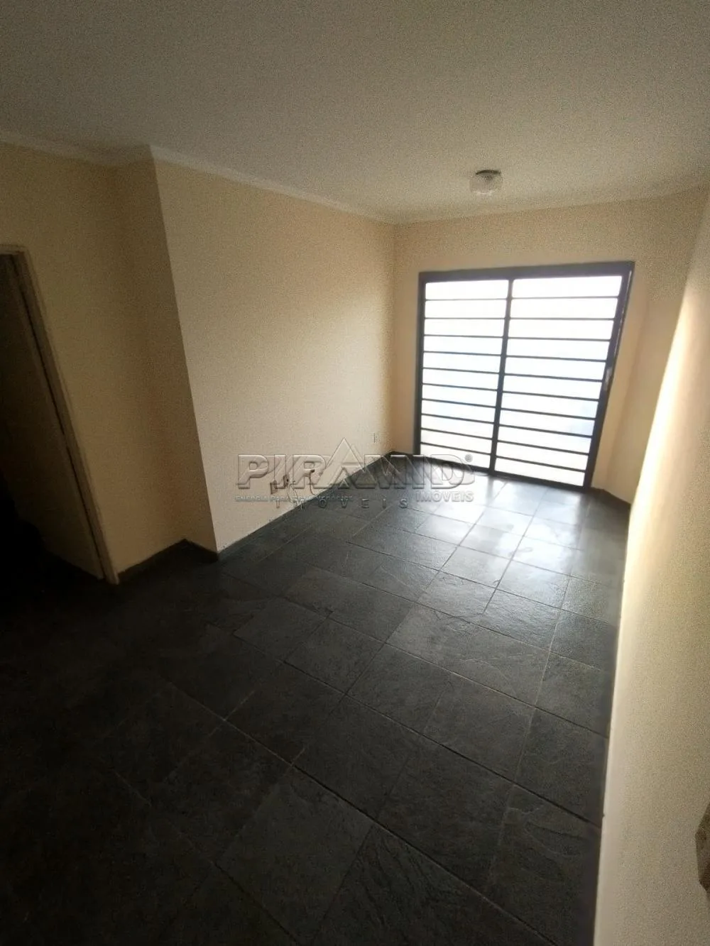 Alugar Apartamento / Padr&atilde;o em Ribeir&atilde;o Preto R$ 1.400,00 - Foto 1