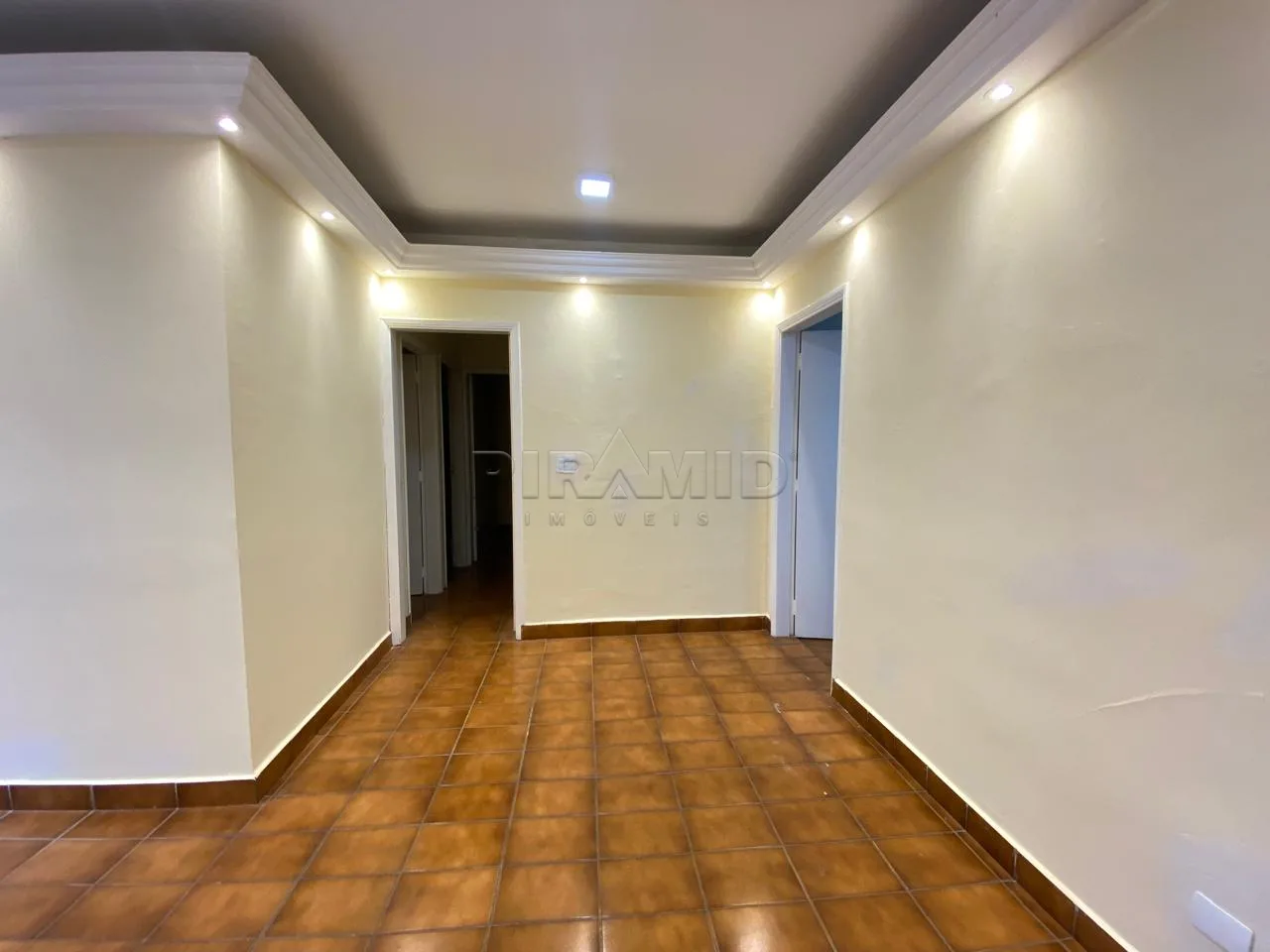 Alugar Apartamento / Padr&atilde;o em Ribeir&atilde;o Preto R$ 1.500,00 - Foto 1