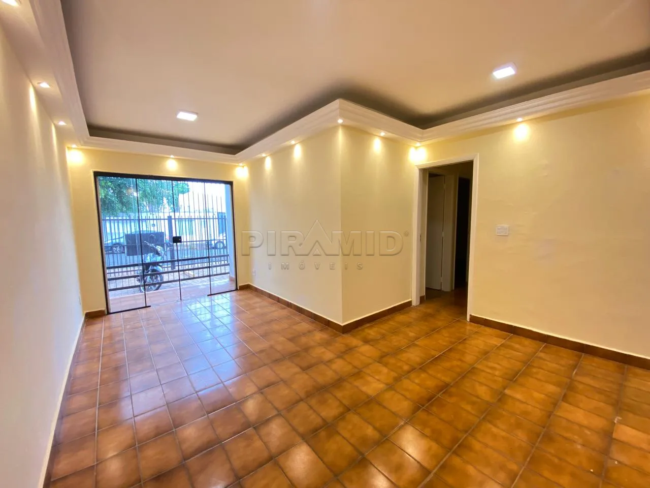 Alugar Apartamento / Padr&atilde;o em Ribeir&atilde;o Preto R$ 1.500,00 - Foto 2