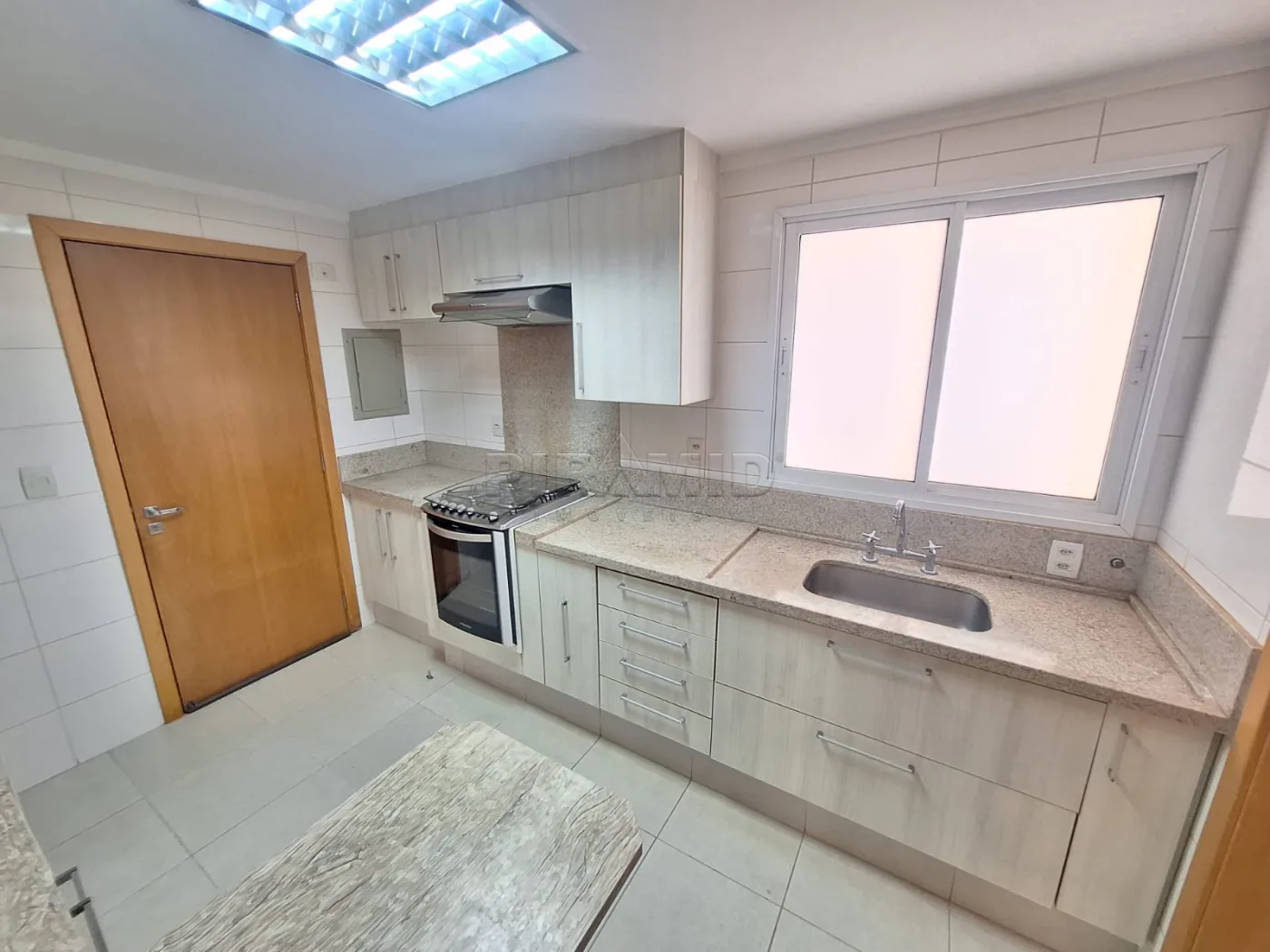 Alugar Apartamento / Padr&atilde;o em Ribeir&atilde;o Preto R$ 4.900,00 - Foto 26
