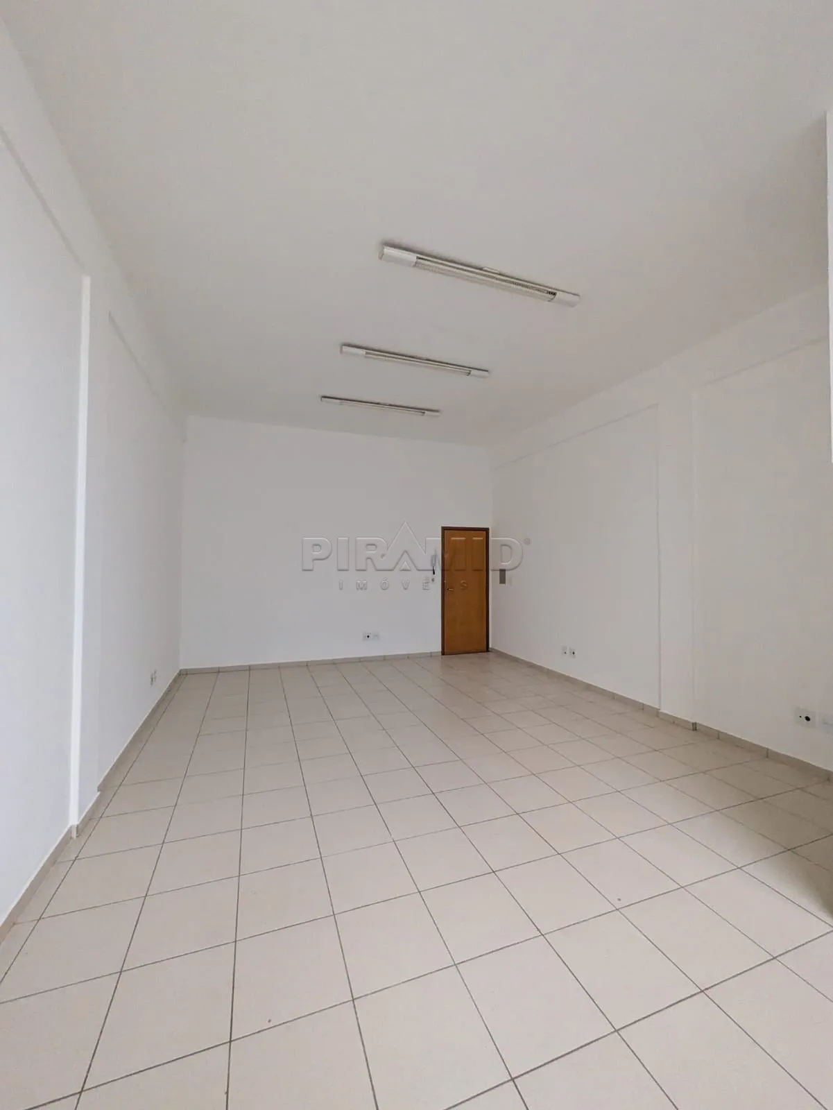 Alugar Comercial / Sala em Ribeir&atilde;o Preto R$ 1.600,00 - Foto 1