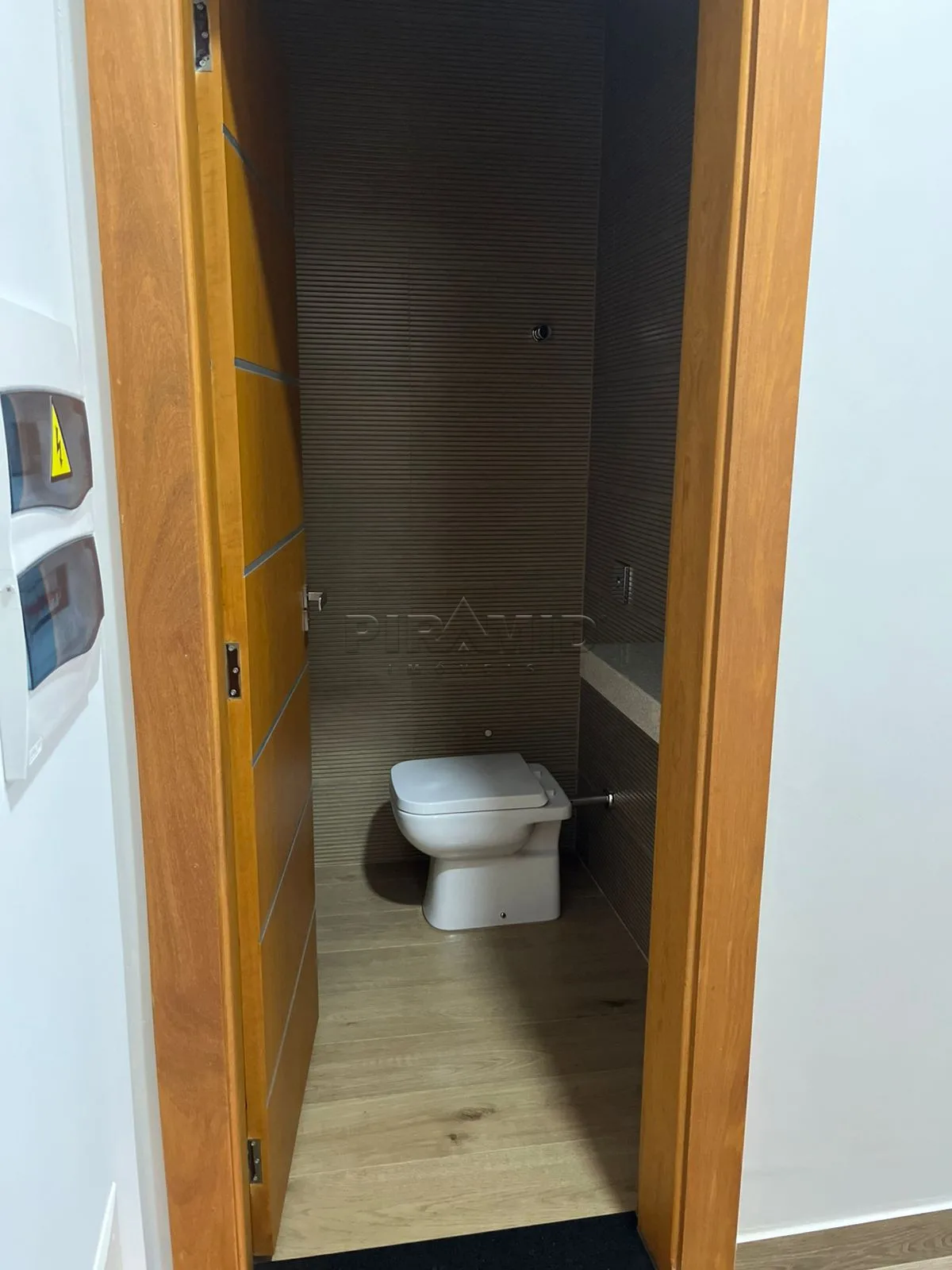 Alugar Comercial / Sala em Ribeir&atilde;o Preto R$ 1.500,00 - Foto 4