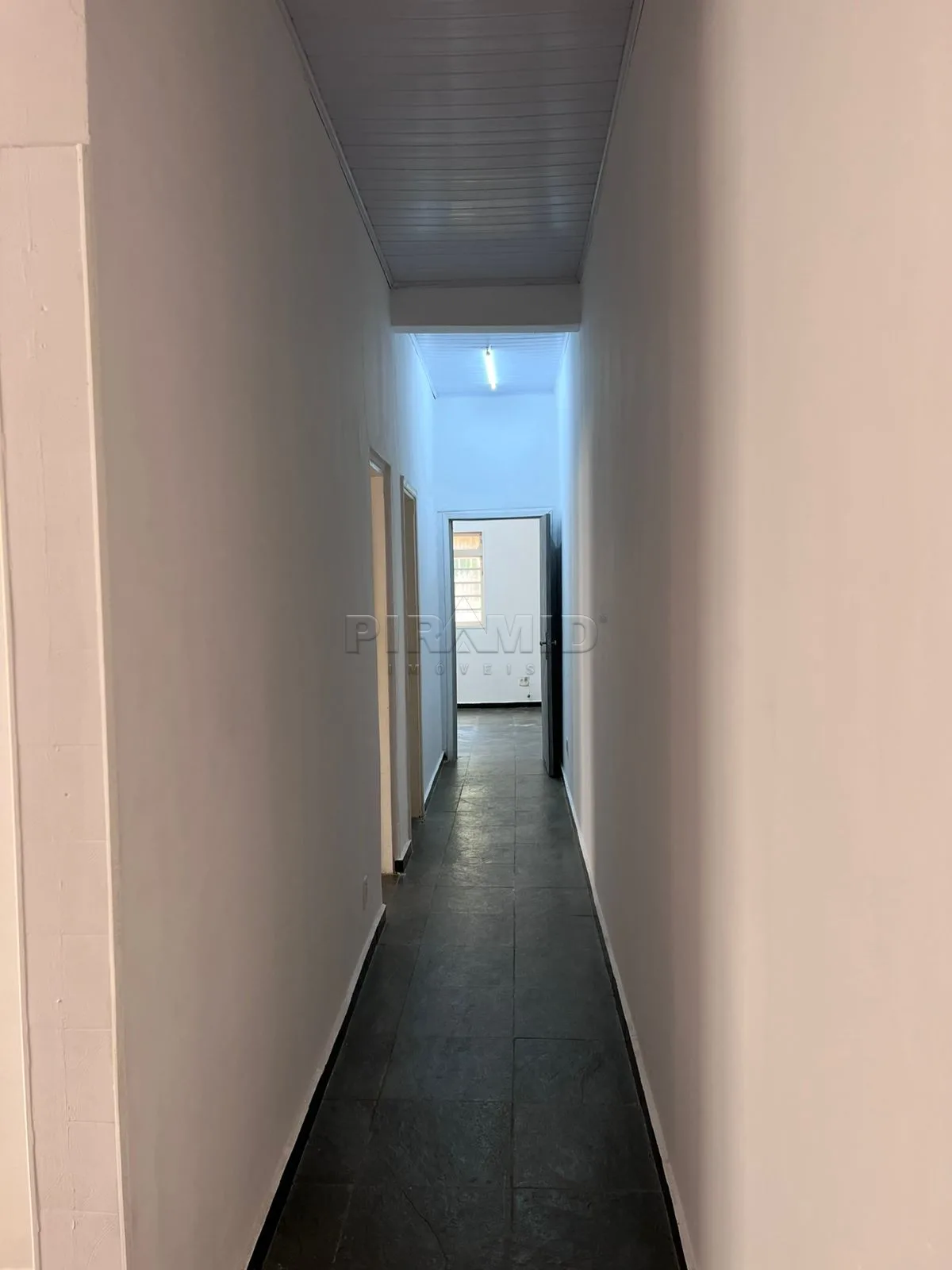 Alugar Casa / Padr&atilde;o em Ribeir&atilde;o Preto R$ 1.600,00 - Foto 3