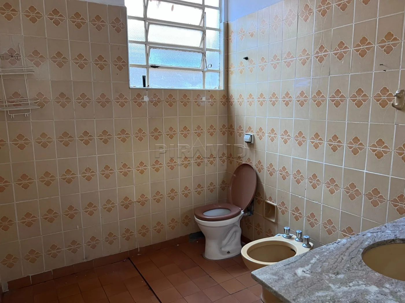 Alugar Casa / Padr&atilde;o em Ribeir&atilde;o Preto R$ 1.600,00 - Foto 5