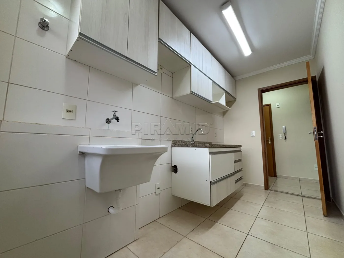 Alugar Apartamento / Padr&atilde;o em Ribeir&atilde;o Preto R$ 2.500,00 - Foto 5