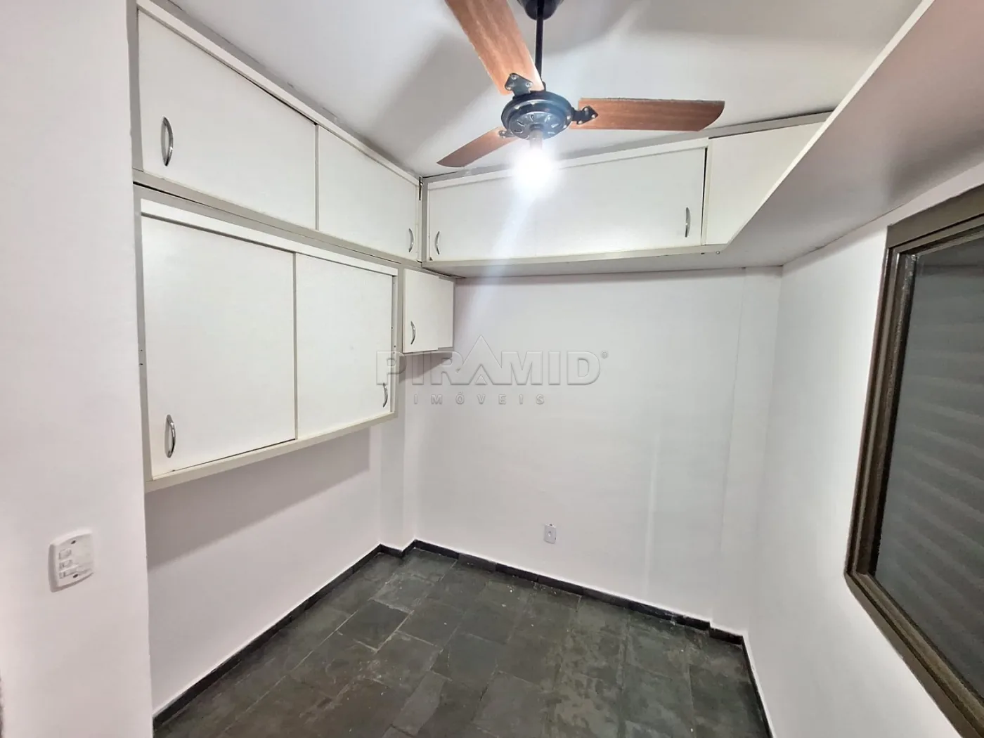 Alugar Apartamento / Padr&atilde;o em Ribeir&atilde;o Preto R$ 1.600,00 - Foto 9